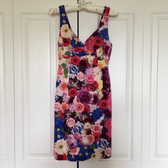 NWOT GUESS Floral Dress - Picture 1 of 4